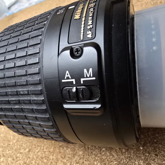 Nikon AF-S DX Nikkor 18-55mm f/3.5-5.6G VR Zoom Lens
